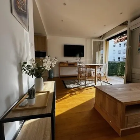 Апартаменты Hyper Center Superb Appt 200m From The Croisette!